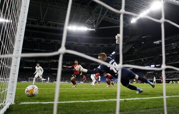 4-1. Karim Benzema marca el cuarto gol.