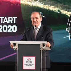 Vegni: "Si se suspende el Giro sería un desastre para Italia"