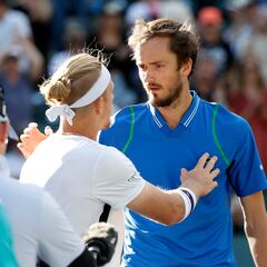 El vendaval y la racha de Medvedev frenan a Davidovich