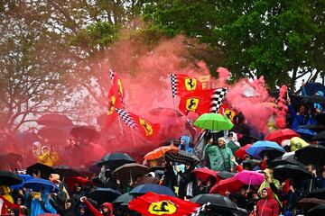 Seguidores de la escudería Ferrari. 