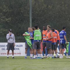 El Deportivo vuelve a entrenarse al no detectarse más positivos