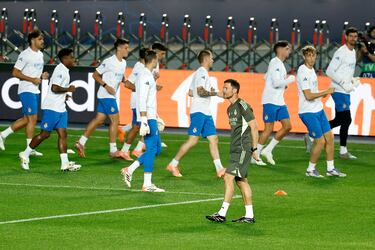 Concentrado en los detalles, Xabi Alonso prepara al Real Madrid en la víspera del partido de Champions en Kazajistán.