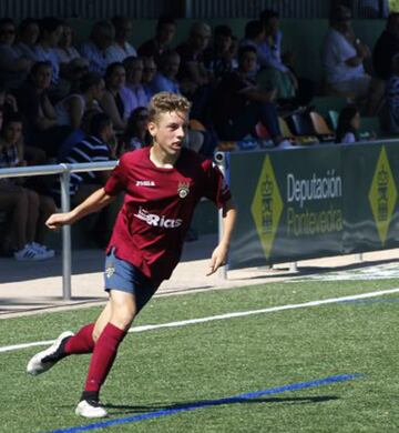 Mediocampista | Segunda División B | Equipo: Pontevedra CF