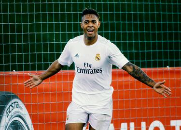 La brillante temporada (2017-18) que el premianense realizó en el Lyon (21 goles) suscitó el interés de muchos clubes de Europa. Cuando se encaminaba hacia el Sevilla, el Madrid activó una cláusula de tanteo para repescarle. Sus cinco temporadas han estado muy lejos del gran nivel que exhibió en la Ligue 1 y ha agotado su contrato después de que en pasados veranos el Madrid le abriese la puerta infructuosamente. En esta segunda etapa sólo ha disputado 1.924 minutos (8 goles). Llegó al Madrid en 2011 y estuvo seis temporadas en las que pasó por el Juvenil A, el Madrid C y el Castilla.