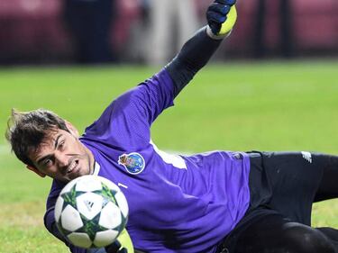 Resumen Oporto 3 - Besiktas 1: R¨¦cord y mala noche para Casillas