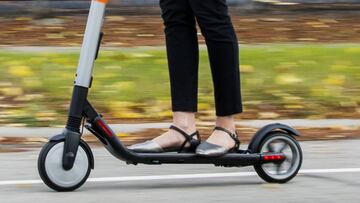 Estos patinetes van solos a tu casa y vuelven solos a su parking al terminar