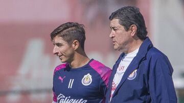 El nuevo pastor ha saltado a la cancha de Verde Valle para dirigir su primer entrenamiento al frente de Chivas.