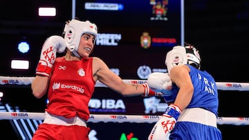 Laura Fuertes durante su combate con An Kum en los Mundiales Femeninos.