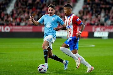 Carlos Dotor, con el Celta, frente al Girona.