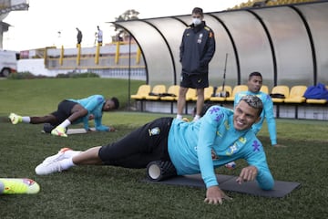 La Selección de Brasil realizó su primer entrenamientos en el estadio Metropolitano de Techo en Bogotá antes de viajar a Venezuela.