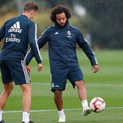 Marcelo completa toda la sesión con el grupo; Isco, aparte