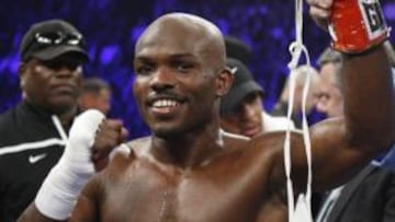 Bradley retiene su corona mundial de peso superligero