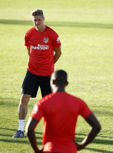 Jackson Martínez entrena con el Atlético de Madrid previo al Trofeo Ramón de Carranza en Cádiz, en el que se espera sea titular de cara al inicio de la Liga.