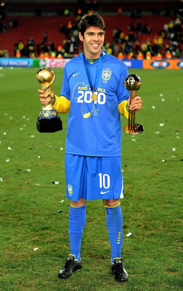 Ricardo Izecson dos Santos Leite era el flamante refuerzo del Real Madrid y con cartel de estrella llegó a la octava edición de la Copa Confederaciones en Sudáfrica y no decepcionó. Fue elegido como el mejor jugador después de conseguir su tercer título con la selección ante su similar de Estados Unidos.