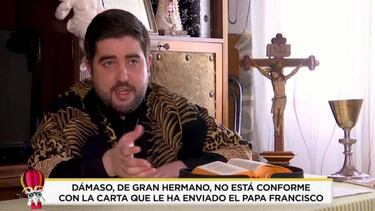 Un exconcursante de Gran Hermano le pide la bendicin al papa por ser gay y este le responde