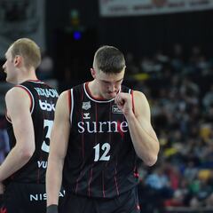 El Surne Bilbao celebra en Italia su victoria 100 en Europa