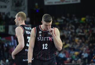 El Surne Bilbao celebra en Italia su victoria 100 en Europa