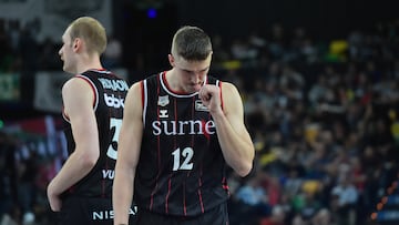 El Surne Bilbao celebra en Italia su victoria 100 en Europa