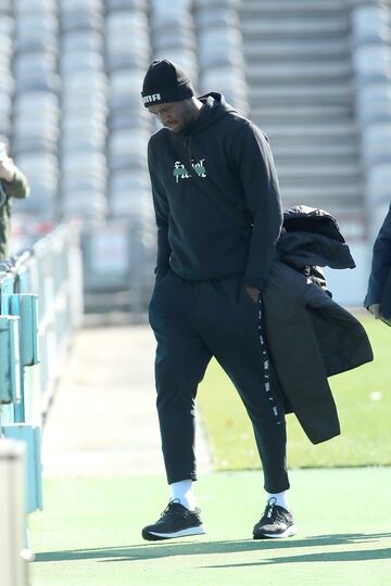 El primer entrenamiento de Bolt con los Central Coast Mariners