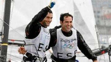 <b>LA VELA SIGUE SIENDO DE ORO. </b>Los españoles Fernando Echávarri y Antón Paz, ayer en la Medal Race de la clase Tornado.