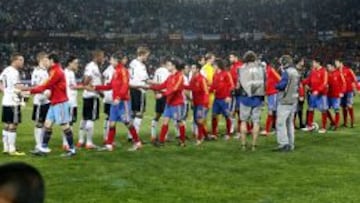 &Uacute;ltimo enfrentamiento. El 7 de julio de 2010 se enfrentaron Espa&ntilde;a y Alemania en Durban en las semifinales del Mundial de Sud&aacute;frica.
 