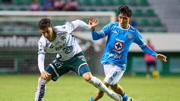Angel Estrada (L) of Leon fights for the ball with Jeyson Duran (R) of Cruz Azul during the Copa Morelos 2025 match between Leon and Cruz Azul at Agustin Coruco Diaz Stadium on June 20, 2025 in Zacatepec, Morelos, Mexico.