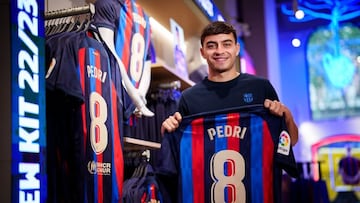 Pedri pasa a lucir el dorsal 8