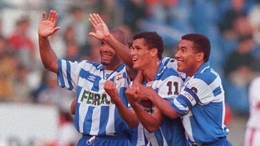 Tras brillar en el Palmeiras, en 1996 el Deportivo de La Coruña pagó mil millones de pesetas (6 millones de euros) para hacerse con sus servicios. En su primera temporada en Europa, la 1996-1997, destacó por su talento y capacidad goleadora, anotó 22 goles y repartió 9 asistencias. En Coruña llevó el dorsal 11, que previamente lo portó su compatriota Bebeto.