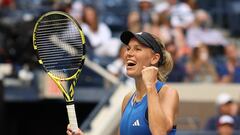 Caroline Wozniacki celebra su victoria contra Jennifer Brady en el US Open.