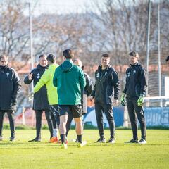Punto muerto en el mercado del Racing de Ferrol