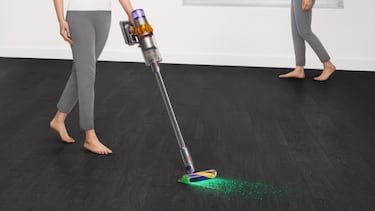 MediaMarkt sorprende y rebaja a lo bestia su Dyson más querida: con láser de precisión y mucha autonomía