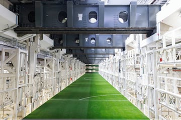 Las planchas que permiten guardar el césped en el hipogeo es uno de los elementos estrella de la remodelación del Bernabéu. El conjunto blanco ha publicado nuevas fotografías de dichas planchas para ver los entresijos del mecanismo.