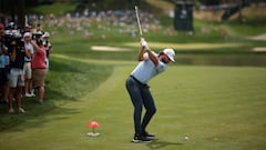 CROMWELL, CONNECTICUT - JUNE 22: Cameron Young of the United States plays his shot from the 16th tee during the third round of the Travelers Championship at TPC River Highlands on June 22, 2024 in Cromwell, Connecticut.   James Gilbert/Getty Images/AFP (Photo by James Gilbert / GETTY IMAGES NORTH AMERICA / Getty Images via AFP)