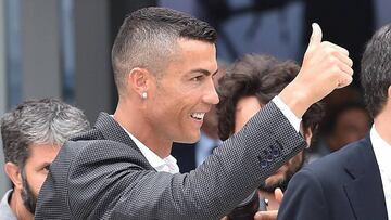Cristiano, tras el reconocimiento médico con la Juventus.