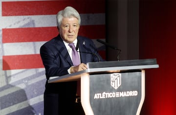 Enrique cerezo, presidente del Atlético de Madrid, durante un momento del acto en el Cívitas Metropolitano.