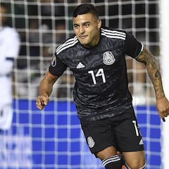 Alexis Vega porta el '14' del Chicharito con responsabilidad