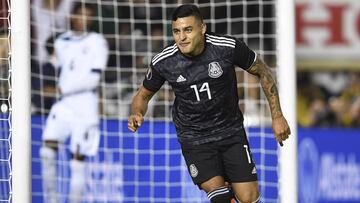 Alexis Vega festejando su gol ante Cuba en Copa Oro.