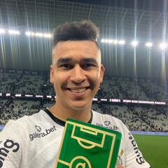 Cantillo, figura en el triunfo de Corinthians sobre Coritiba