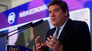 MADRID, 28/06/2021.- El ministro de Inclusión, Seguridad Social y Migraciones, José Luis Escrivá, interviene en un encuentro organizado, este lunes, por Nueva Economía Forum en Madrid. EFE/Fernando Alvarado