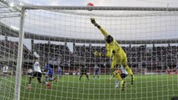 Justo Villar salva a Colo Colo con una de sus buenas tapadas en la final de Copa Chile ante la U.