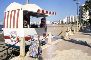 Quiosco de helados en la playa de Delicias, 1988, Águilas, Murcia, España.