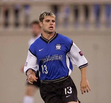 En su temporada debut jugó para los Quakes y Colorado. En la MLS disputó 69 partidos y anotó 19 goles.