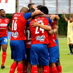 DIM vence a Águilas y se mete entre los clasificados