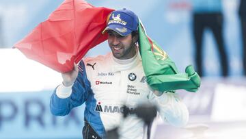 Antonio Felix Da Costa celebra su &eacute;xito con la bandera de Portugal.