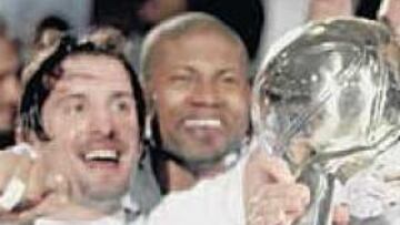 Los jugadores blancos celebran su trigésima Liga