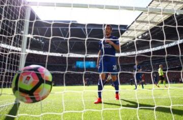 Leicester - Manchester United: Community Shield best images