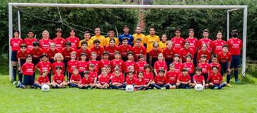 Parte del equipo de niños que se forman en el Barcelona