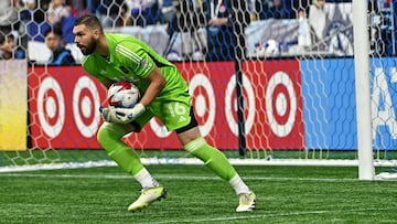 The Canadian goalkeeper, who terminated his contract with LAFC after failing to win back-to-back titles, is finalizing his move to the Portland Timbers.