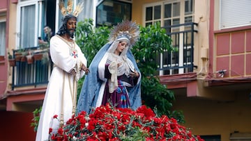 Traslado del Cautivo y la Virgen de la Trinidad de Málaga. A 1 de abril de 2023 en Málaga (Andalucía). Imágenes del reencuentro de Málaga con Padre Jesús Cautivo y María Santísima de la Trinidad Coronada, que han procesionado por las calles de su barrio en uno de los traslados más esperados de la Semana Santa malagueña. Desde su salida al alba desde la iglesia de San Pablo hasta su llegada la casa hermandad, miles de malagueños y devotos han acompañado a los titulares en este Sábado de Pasión.
01 ABRIL 2023
Álex Zea / Europa Press
01/04/2023