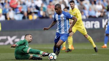 Asenjo cometi&oacute; penalti sobre Diego Rolan.